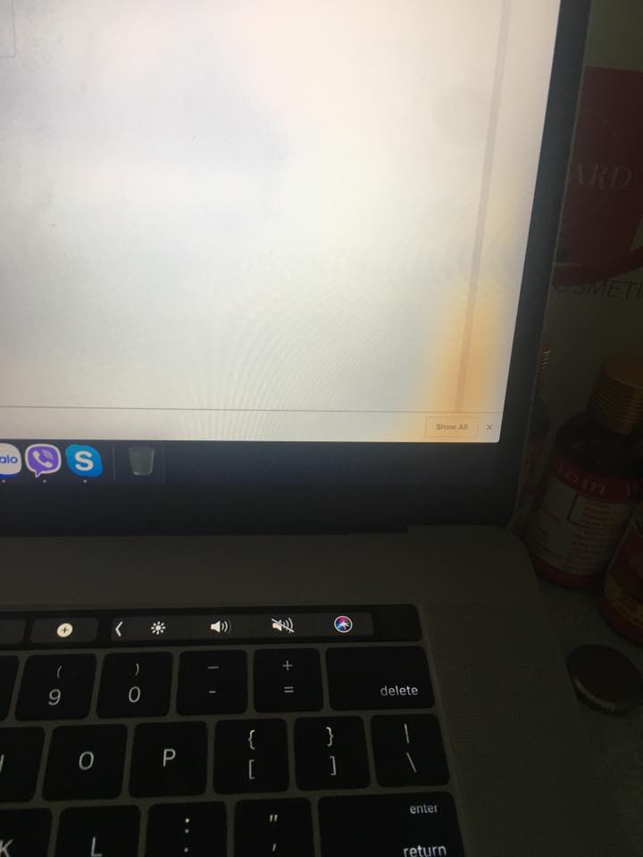 lỗi màn hình macbook pro 15inch 2018